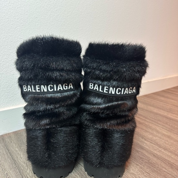 Balenciaga Alaska black mink fur - Picture 3 of 5